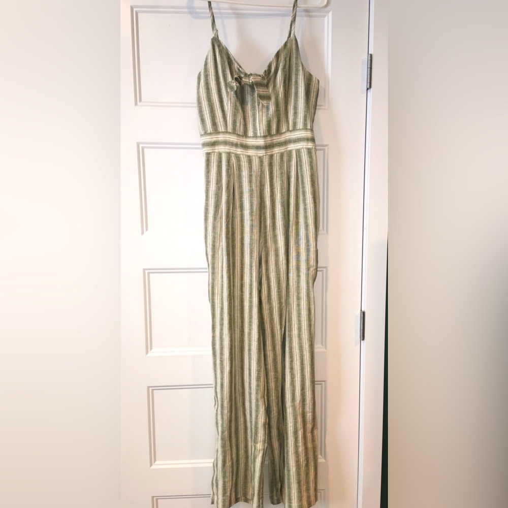 NWT jumpsuit Monteau Los Angelos. Size large